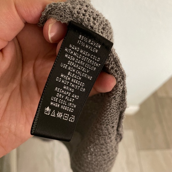 • gray duster • - Picture 3 of 3